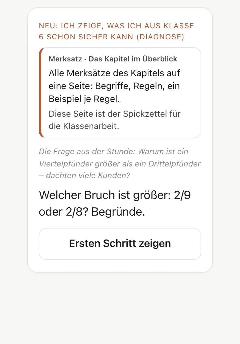 Die Übungsstrecke am Handy: eine Aufgabe zum Vergleichen von Brüchen mit dem Knopf „Ersten Schritt zeigen“.